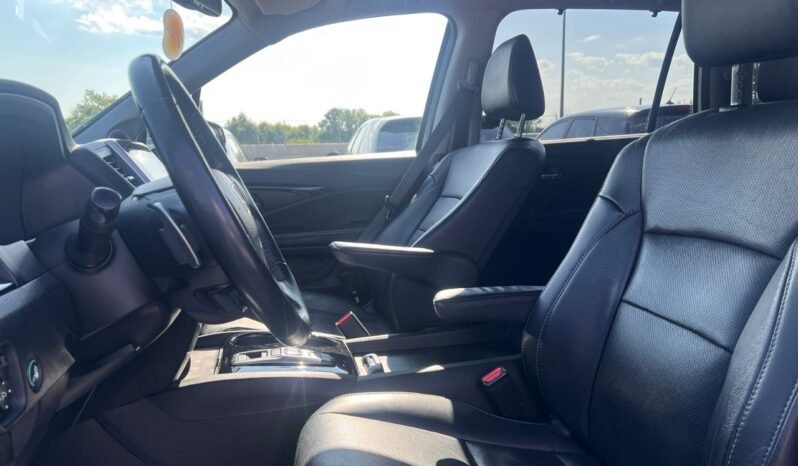 
								2017 Honda Pilot 4WD Touring full									