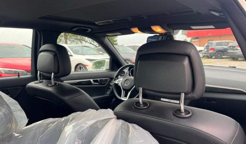 
								2013 Mercedes-Benz C-Class C 300 4MATIC Sedan full									