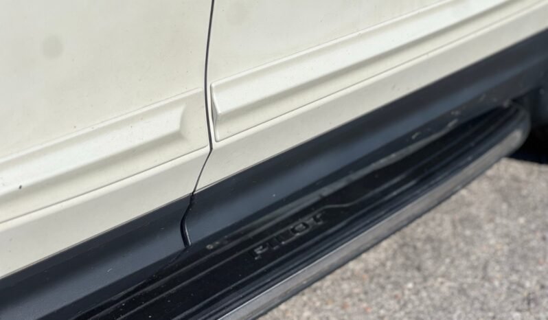 
								2017 Honda Pilot 4WD Touring full									