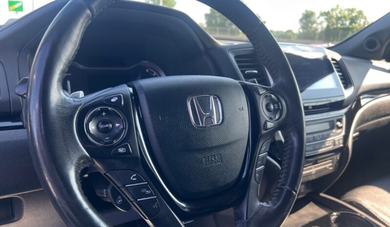 
								2017 Honda Pilot 4WD Touring full									