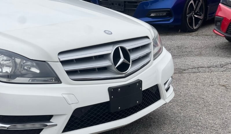 
								2013 Mercedes-Benz C-Class C 300 4MATIC Sedan full									