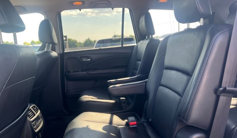 
								2017 Honda Pilot 4WD Touring full									