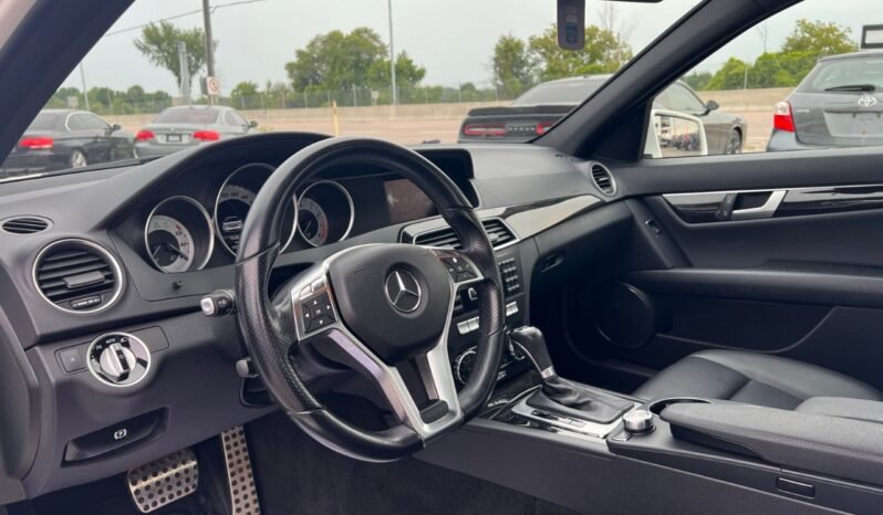 
								2013 Mercedes-Benz C-Class C 300 4MATIC Sedan full									