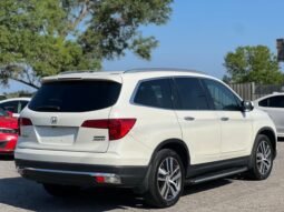 
										2017 Honda Pilot 4WD Touring full									