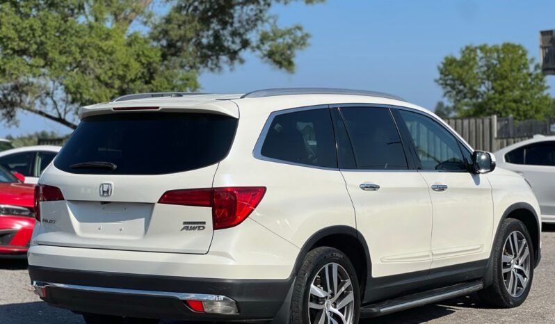
								2017 Honda Pilot 4WD Touring full									