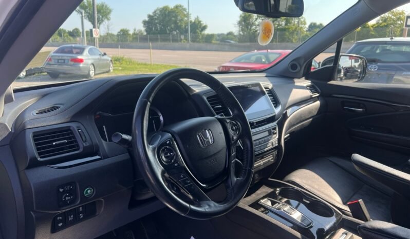 
								2017 Honda Pilot 4WD Touring full									