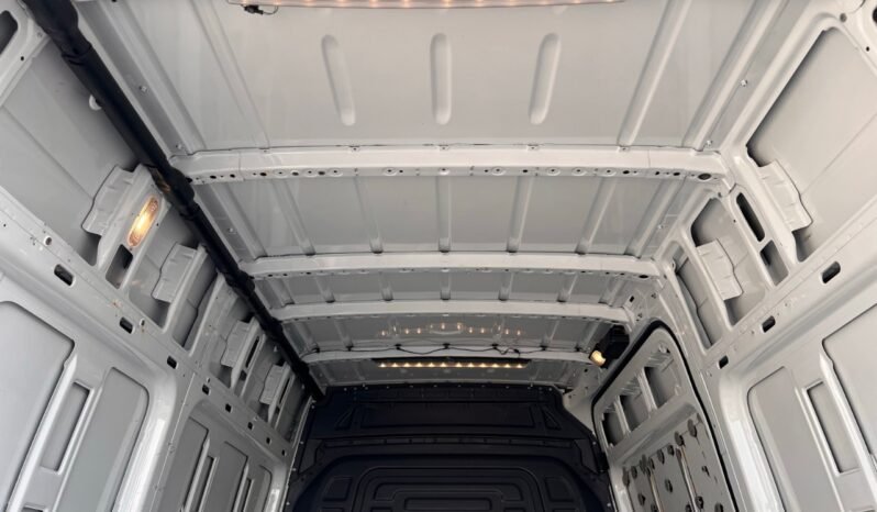 
								2019 Mercedes-Benz Sprinter Cargo Van 2500 Standard Roof V6 144″ full									