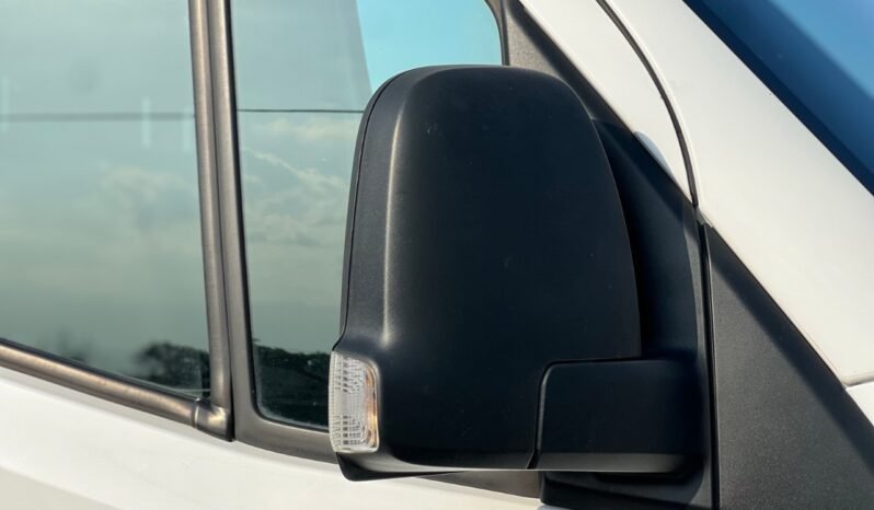 
								2019 Mercedes-Benz Sprinter Cargo Van 2500 Standard Roof V6 144″ full									