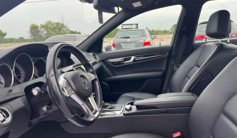 
								2013 Mercedes-Benz C-Class C 300 4MATIC Sedan full									