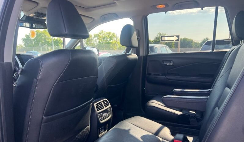 
								2017 Honda Pilot 4WD Touring full									