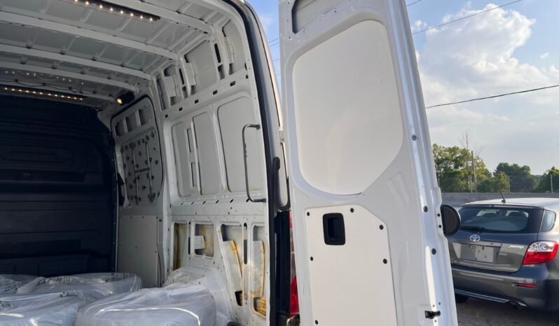 
								2019 Mercedes-Benz Sprinter Cargo Van 2500 Standard Roof V6 144″ full									