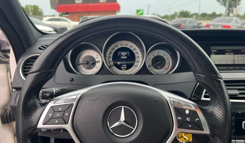 
								2013 Mercedes-Benz C-Class C 300 4MATIC Sedan full									