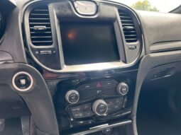 
										2016 Chrysler 300 4dr Sdn 300S RWD full									