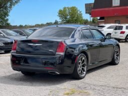 
										2016 Chrysler 300 4dr Sdn 300S RWD full									