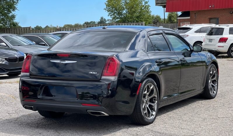 
								2016 Chrysler 300 4dr Sdn 300S RWD full									