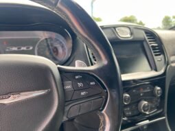 
										2016 Chrysler 300 4dr Sdn 300S RWD full									