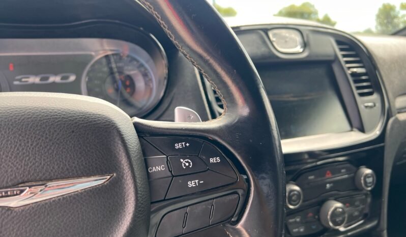 
								2016 Chrysler 300 4dr Sdn 300S RWD full									
