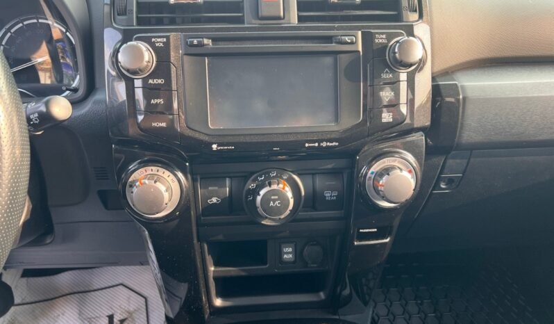 
								2017 Toyota 4Runner 4WD 4dr V6 SR5 full									