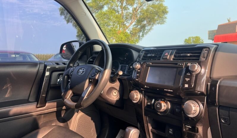 
								2017 Toyota 4Runner 4WD 4dr V6 SR5 full									