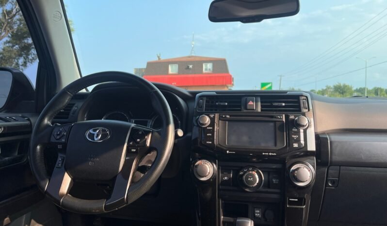 
								2017 Toyota 4Runner 4WD 4dr V6 SR5 full									