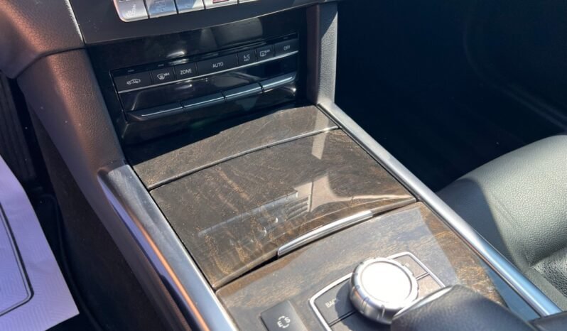 
								2014 Mercedes-Benz E-Class E 300 4MATIC Sedan full									