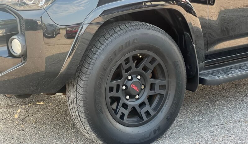 
								2017 Toyota 4Runner 4WD 4dr V6 SR5 full									