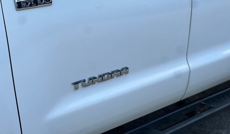 
								2017 Toyota Tundra 4WD Double Cab Standard Bed 5.7L SR5 Plus full									