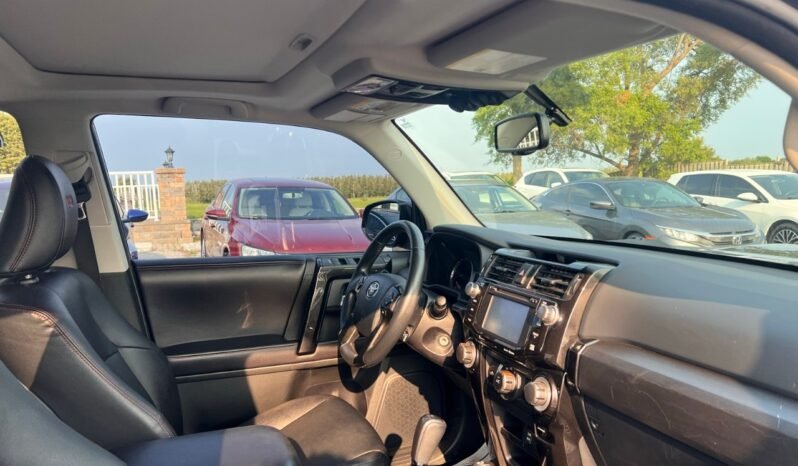 
								2017 Toyota 4Runner 4WD 4dr V6 SR5 full									