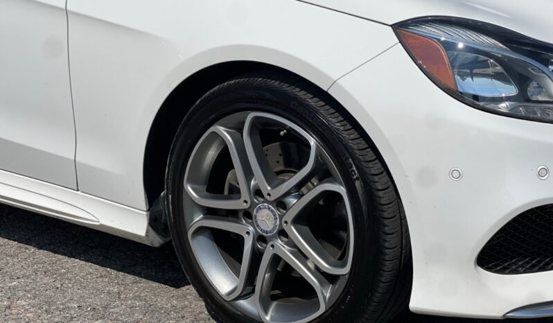 
								2014 Mercedes-Benz E-Class E 300 4MATIC Sedan full									