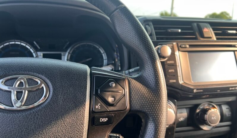 
								2017 Toyota 4Runner 4WD 4dr V6 SR5 full									