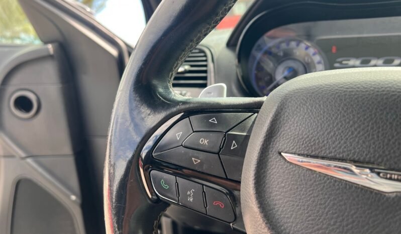 
								2016 Chrysler 300 4dr Sdn 300S RWD full									