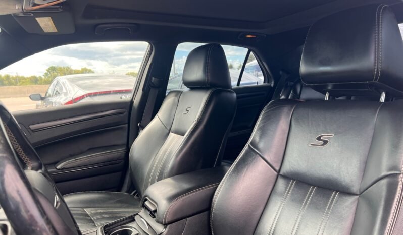 
								2016 Chrysler 300 4dr Sdn 300S RWD full									