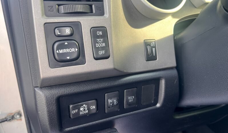 
								2010 Toyota Tundra 4WD Crewmax Short Bed 5.7L SR5 full									
