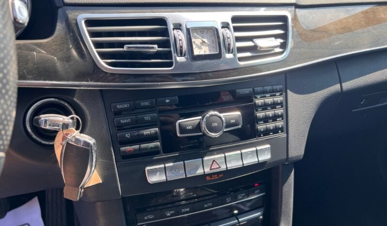 
								2014 Mercedes-Benz E-Class E 300 4MATIC Sedan full									