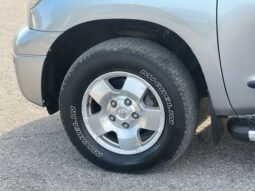 
										2010 Toyota Tundra 4WD Crewmax Short Bed 5.7L SR5 full									