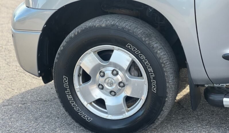 
								2010 Toyota Tundra 4WD Crewmax Short Bed 5.7L SR5 full									