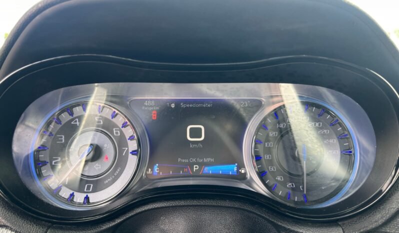 
								2016 Chrysler 300 4dr Sdn 300S RWD full									