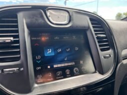 
										2016 Chrysler 300 4dr Sdn 300S RWD full									