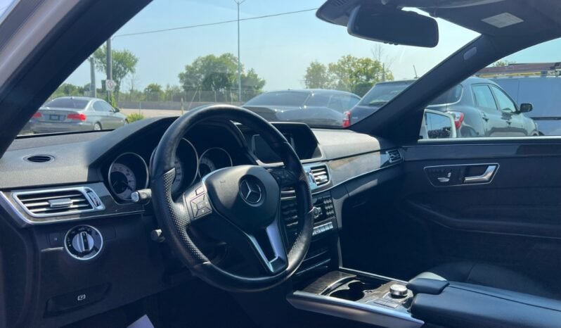 
								2014 Mercedes-Benz E-Class E 300 4MATIC Sedan full									