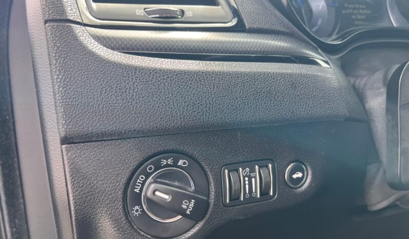 
								2016 Chrysler 300 4dr Sdn 300S RWD full									