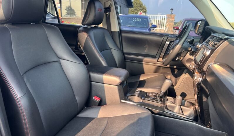 
								2017 Toyota 4Runner 4WD 4dr V6 SR5 full									
