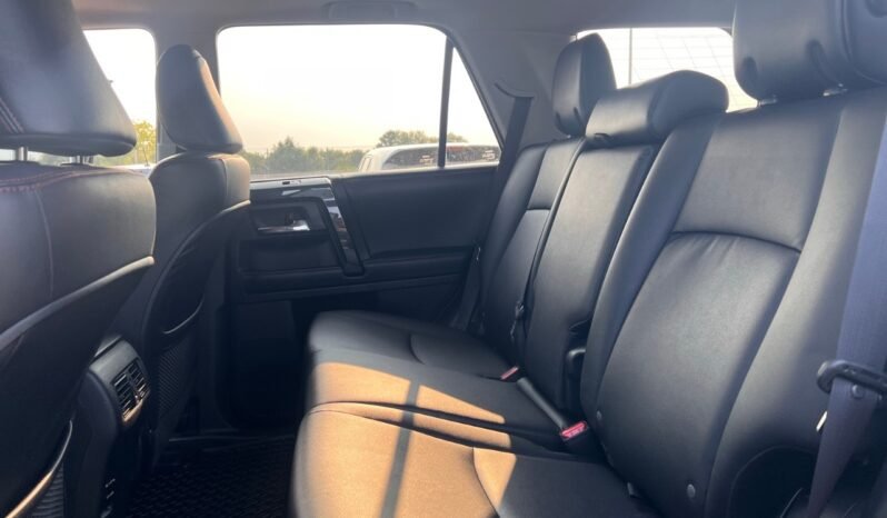 
								2017 Toyota 4Runner 4WD 4dr V6 SR5 full									