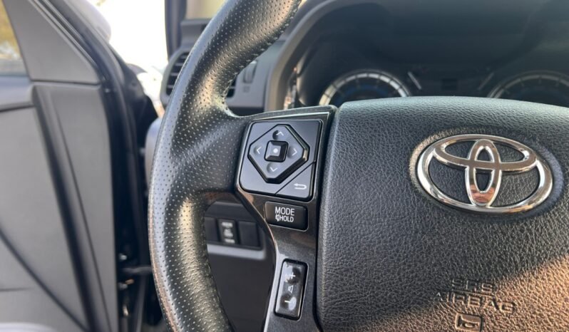 
								2017 Toyota 4Runner 4WD 4dr V6 SR5 full									