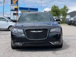 
										2016 Chrysler 300 4dr Sdn 300S RWD full									