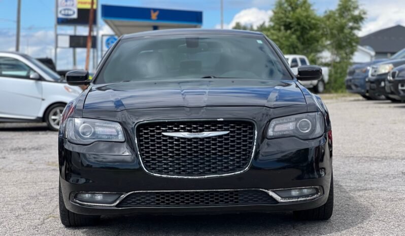 
								2016 Chrysler 300 4dr Sdn 300S RWD full									
