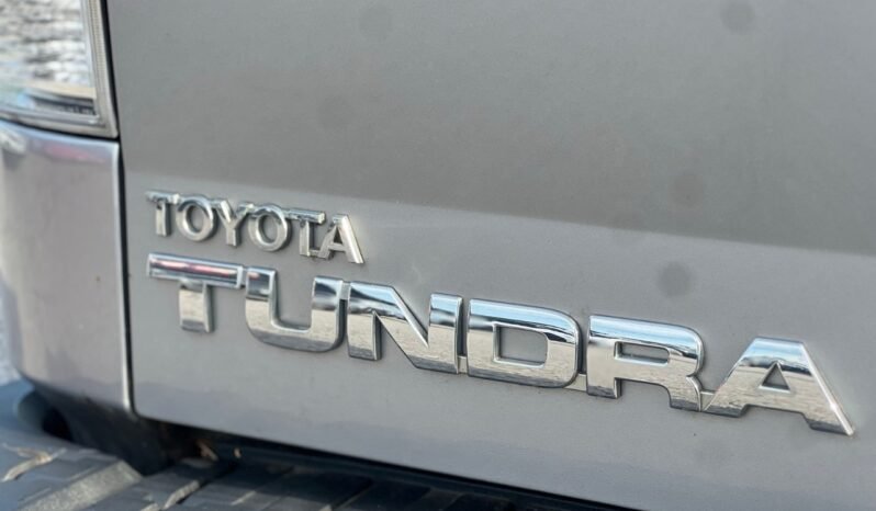 
								2010 Toyota Tundra 4WD Crewmax Short Bed 5.7L SR5 full									