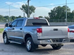 
										2010 Toyota Tundra 4WD Crewmax Short Bed 5.7L SR5 full									