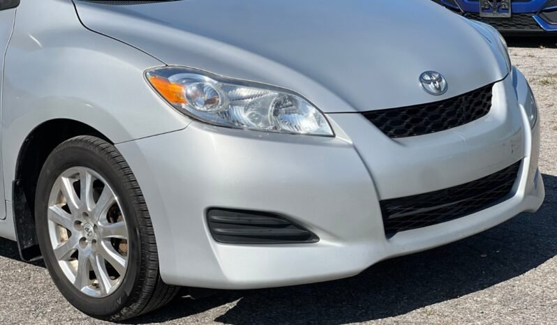 
								2013 Toyota Matrix 4dr Wgn Auto FWD full									