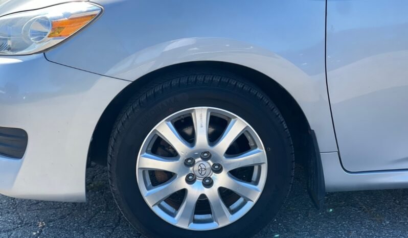 
								2013 Toyota Matrix 4dr Wgn Auto FWD full									