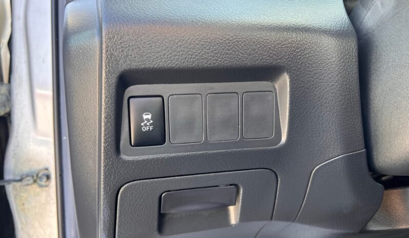 
								2013 Toyota Matrix 4dr Wgn Auto FWD full									